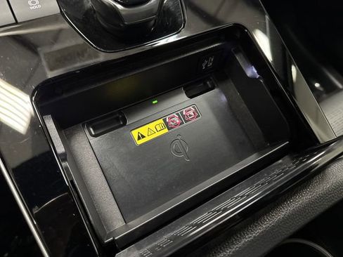 Used 2024 Toyota bZ4X Limited image 25