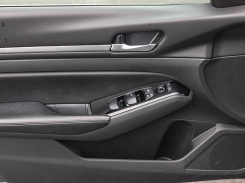 Used 2023 Nissan Altima 2.5 SV image 21