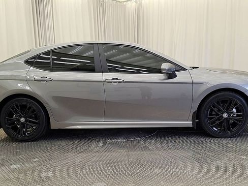 Used 2025 Toyota Camry SE w/ Convenience Package FWD image 6