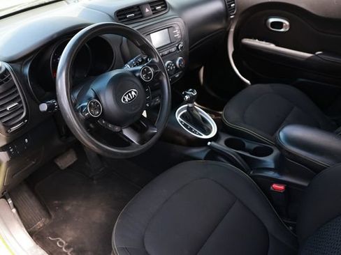 Used 2016 Kia Soul + FWD image 6