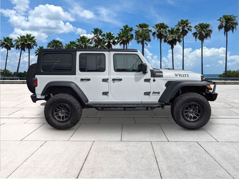 Used 2023 Jeep Wrangler Willys image 11