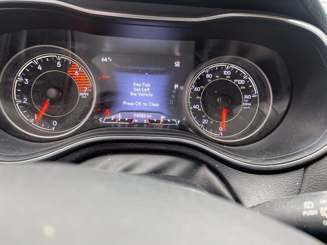Used 2019 Jeep Cherokee Trailhawk w/ Cold Weather Group AWD/4WD image 10