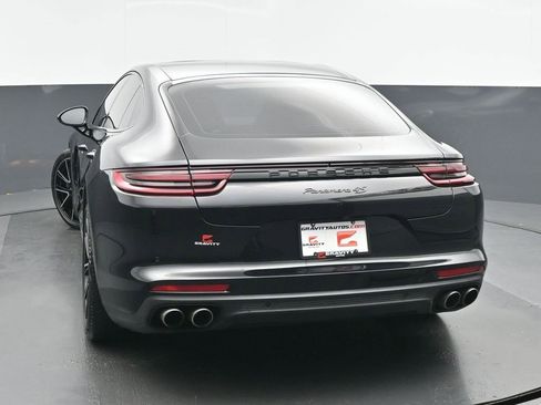 Used 2018 Porsche Panamera 4S image 8