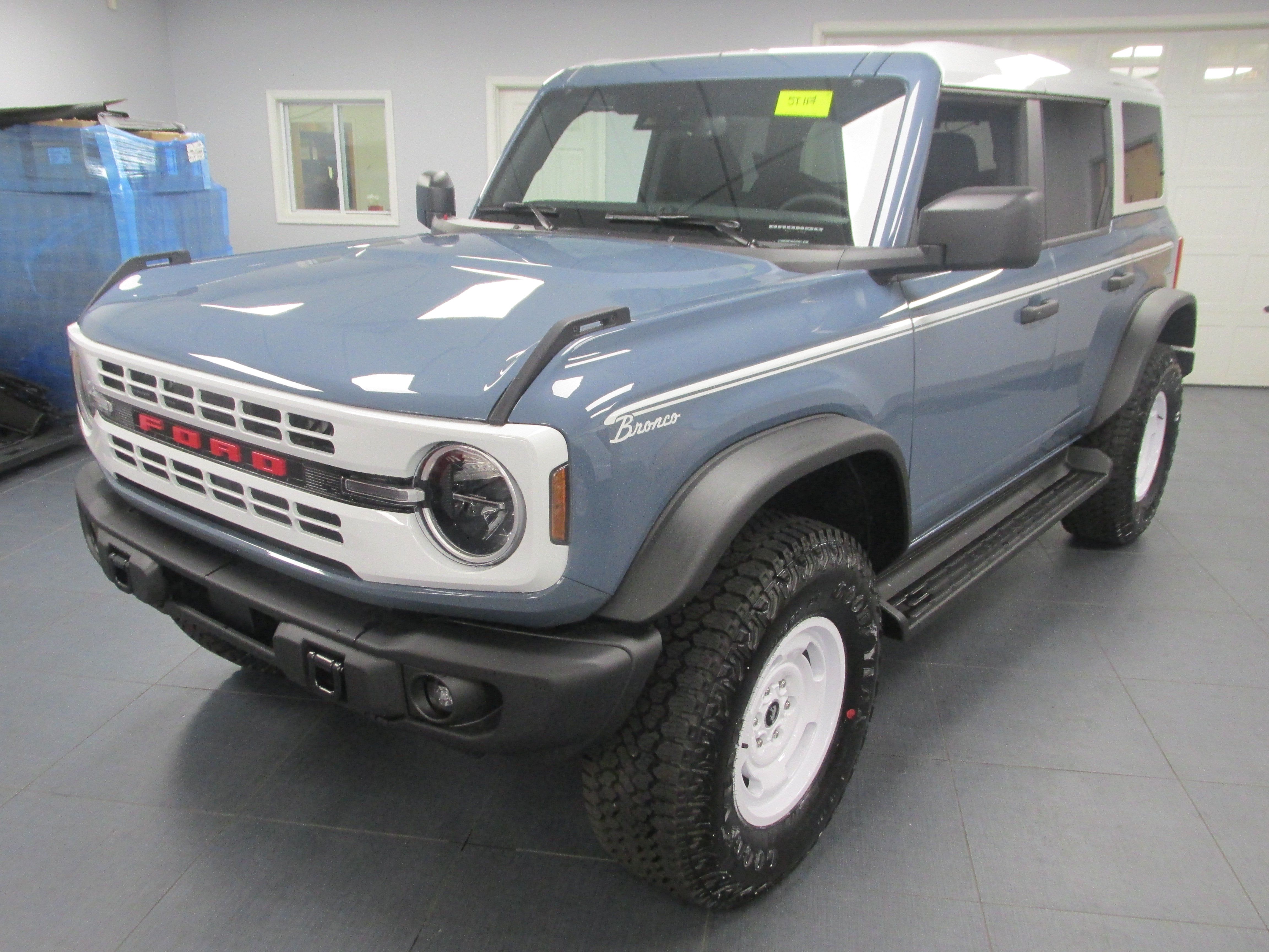 New 2025 Ford Bronco Heritage Edition AWD/4WD image 1