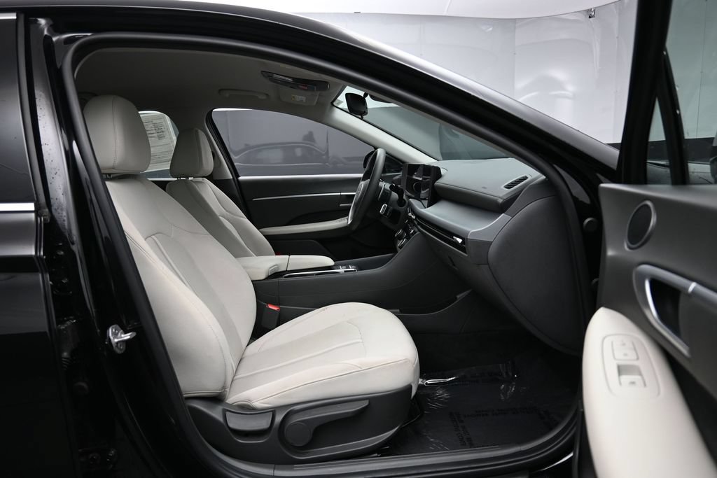 Used 2025 Hyundai Sonata SEL FWD image 28