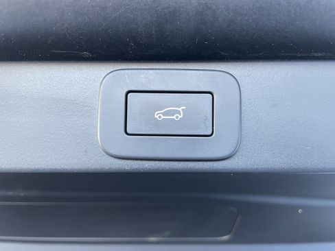 Used 2025 Land Rover Range Rover Long Wheelbase SE image 41