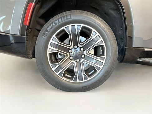 Used 2022 Jeep Wagoneer Series III w/ Convenience Group I image 11