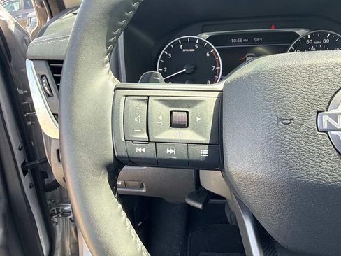 Used 2025 Nissan Rogue SV AWD/4WD image 29