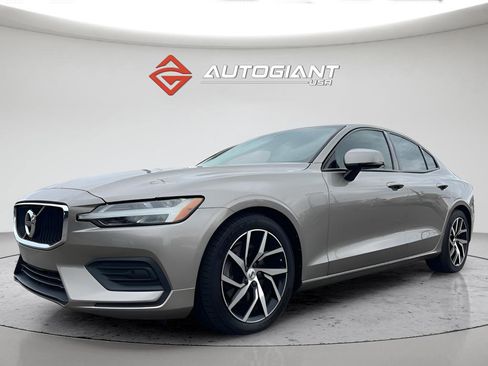 Used 2020 Volvo S60 T5 Momentum FWD image 14