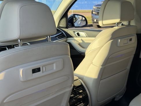 Used 2020 BMW X7 xDrive40i w/ Premium Package image 37