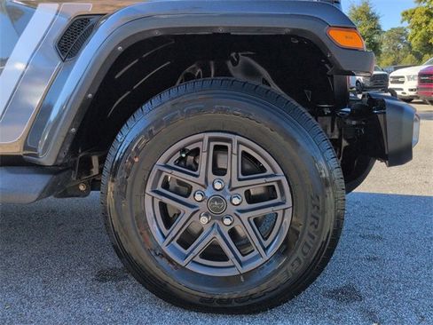 Certified 2021 Jeep Gladiator Sport image 10