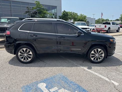 Used 2019 Jeep Cherokee Overland AWD/4WD image 30