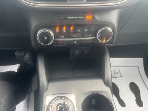 Used 2022 Ford Escape SE w/ Cold Weather Package AWD/4WD image 13