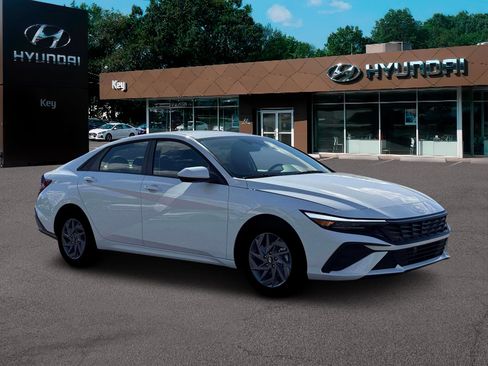 New 2026 Hyundai Elantra Blue image 10