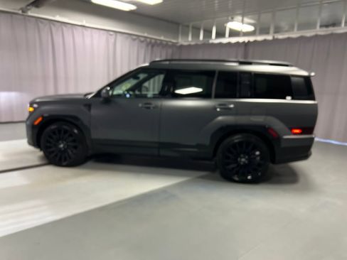 Used 2025 Hyundai Santa Fe Calligraphy image 4