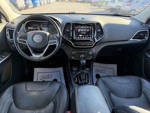 Used 2020 Jeep Cherokee Limited image 19