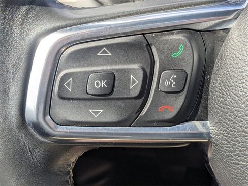 Used 2018 Jeep Wrangler Unlimited Sahara image 27