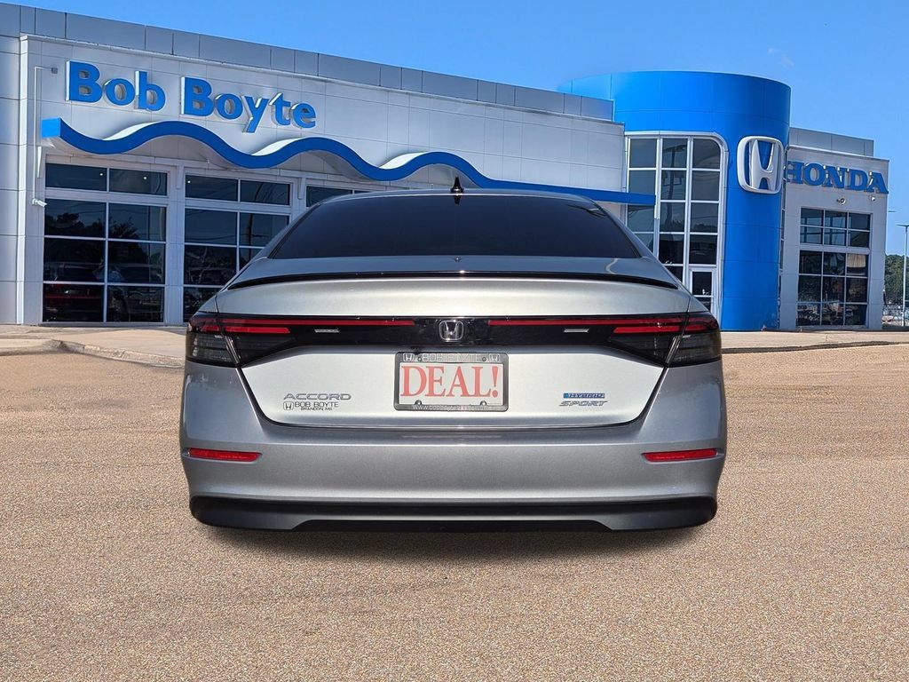 Used 2025 Honda Accord Sport image 6