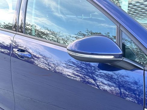 Used 2019 Volkswagen e-Golf SE w/ Driver Assistance Package image 8