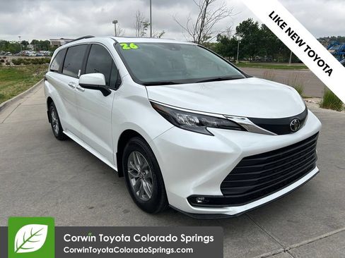 Used 2026 Toyota Sienna XLE FWD image 1
