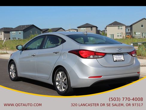 Used 2015 Hyundai Elantra SE w/ Option Group 02 FWD image 4