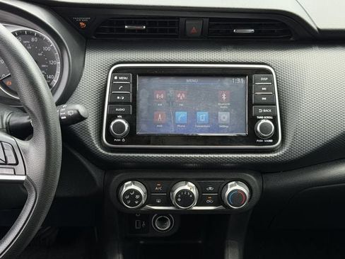Used 2022 Nissan Kicks S FWD image 12