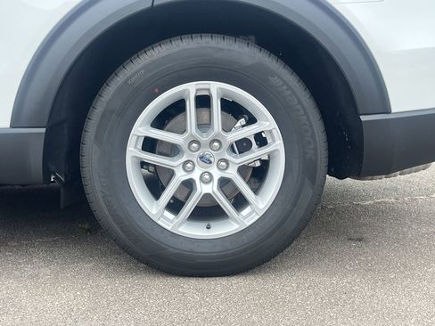 New 2026 Ford Explorer Active w/ Active Comfort Package RWD image 28