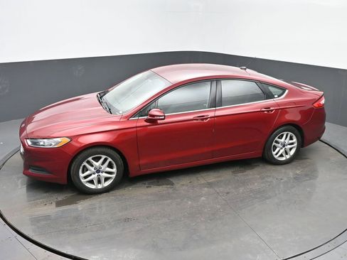 Used 2016 Ford Fusion SE image 39