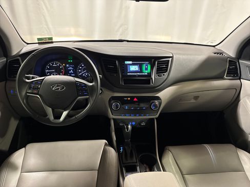 Used 2017 Hyundai Tucson Sport w/ Cargo Package FWD image 4