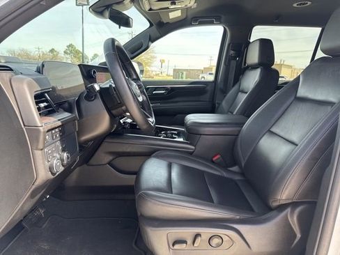 Used 2025 Chevrolet Tahoe LT image 2