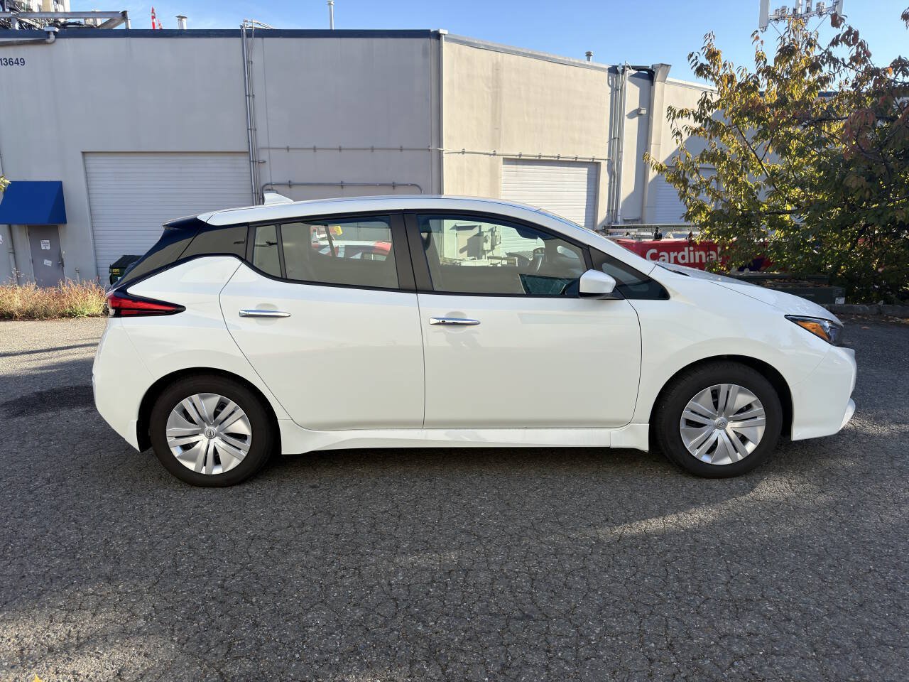 Used 2025 Nissan Leaf S FWD image 4
