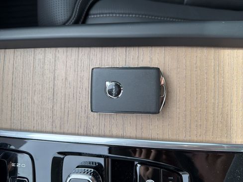 New 2026 Volvo XC60 B5 Ultra w/ Protection Package Premier image 33