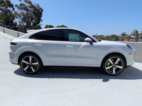 New 2025 Porsche Cayenne E-Hybrid image 8