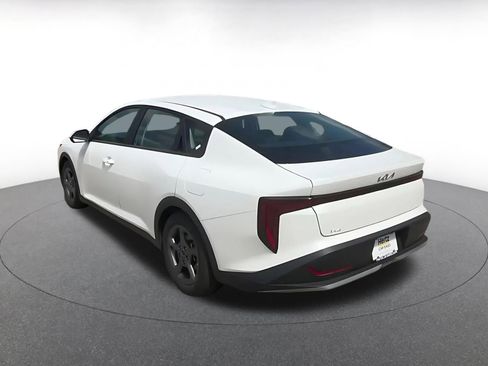 Used 2025 Kia K4 LXS FWD image 11