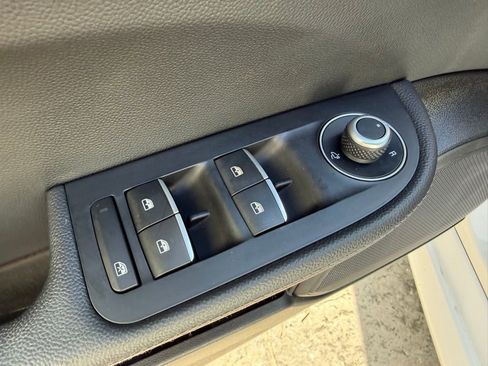 Used 2017 Alfa Romeo Giulia image 17