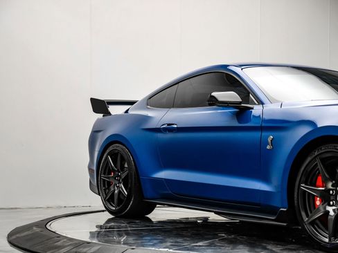 Used 2021 Ford Mustang Shelby GT500 w/ Carbon Fiber Track Pack image 24