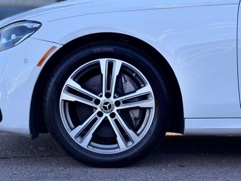 Used 2022 Mercedes-Benz E 350 4MATIC Sedan image 11