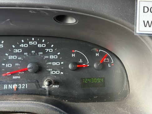 Used 2005 Ford E-350 and Econoline 350 Extended Super Duty image 14