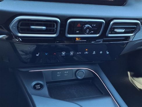 New 2026 Nissan Sentra SV w/ SV Convenience Package FWD image 19