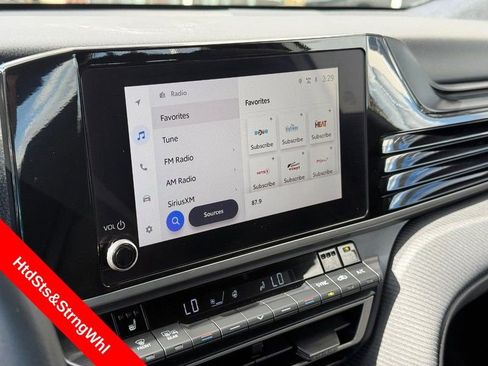 Used 2025 Toyota Camry SE w/ Convenience Package FWD image 23