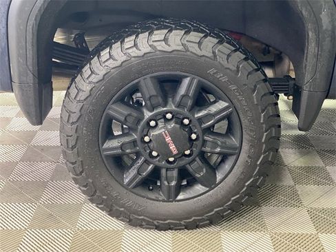 Used 2021 GMC Sierra 2500 AT4 image 18