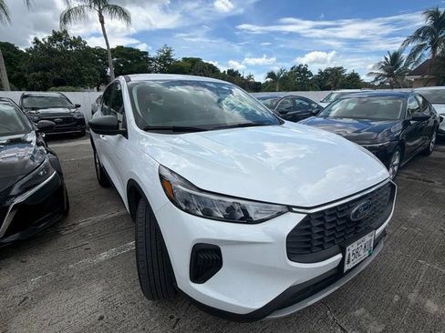 Used 2025 Ford Escape Active AWD/4WD image 3