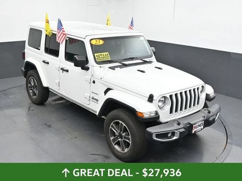 Used 2023 Jeep Wrangler Unlimited Sahara AWD/4WD image 39