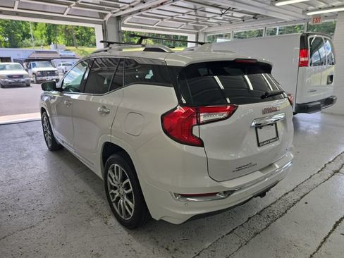 Used 2023 GMC Terrain Denali w/ Denali Premium Package AWD/4WD image 3