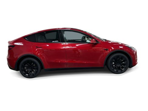 Certified 2023 Tesla Model Y Long Range AWD/4WD image 7