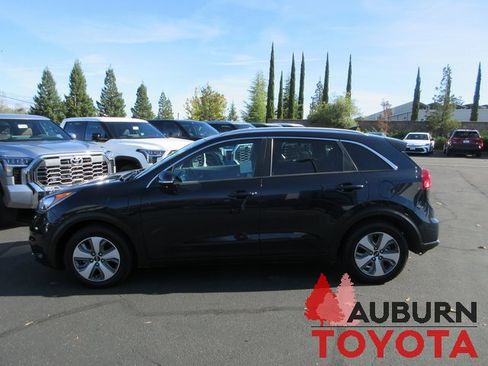 Used 2019 Kia Niro EX image 8