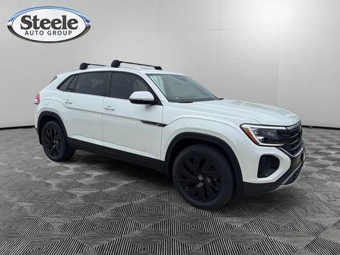 New 2026 Volkswagen Atlas Cross Sport SE FWD image 7