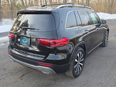 Used 2022 Mercedes-Benz GLB 250 w/ Premium Package Lite image 16