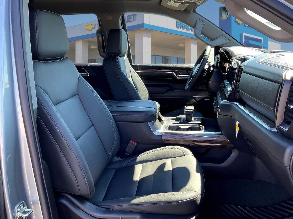 New 2026 Chevrolet Silverado 1500 RST w/ Convenience Package II AWD/4WD image 11