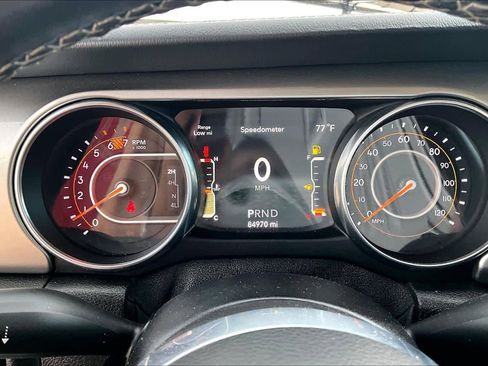 Used 2020 Jeep Wrangler Unlimited Sahara AWD/4WD image 25
